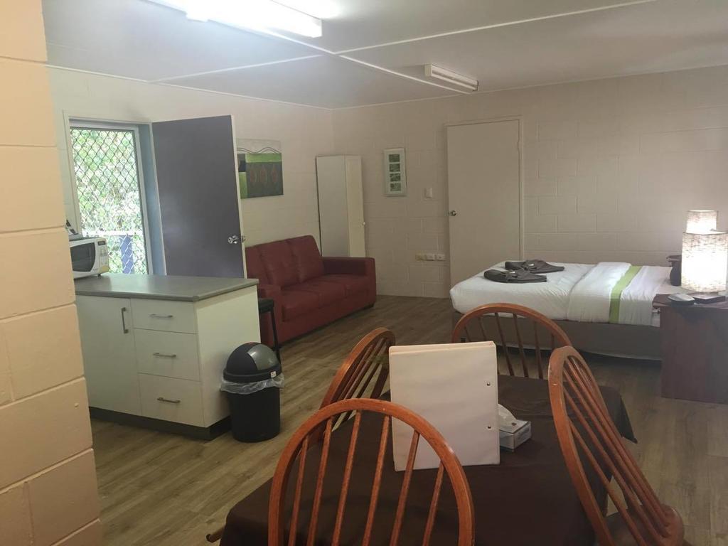 Mapleton Cabins & Caravan Park Экстерьер фото